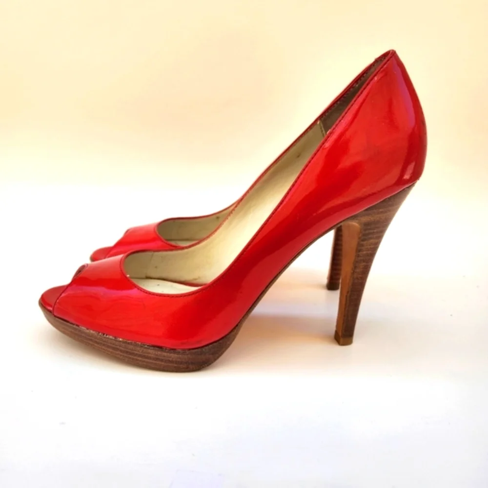 Steven by Steve Madden Vintage Mid-00s Lalo Red Patent Peeptoe Pumps - Picture 3 of 7